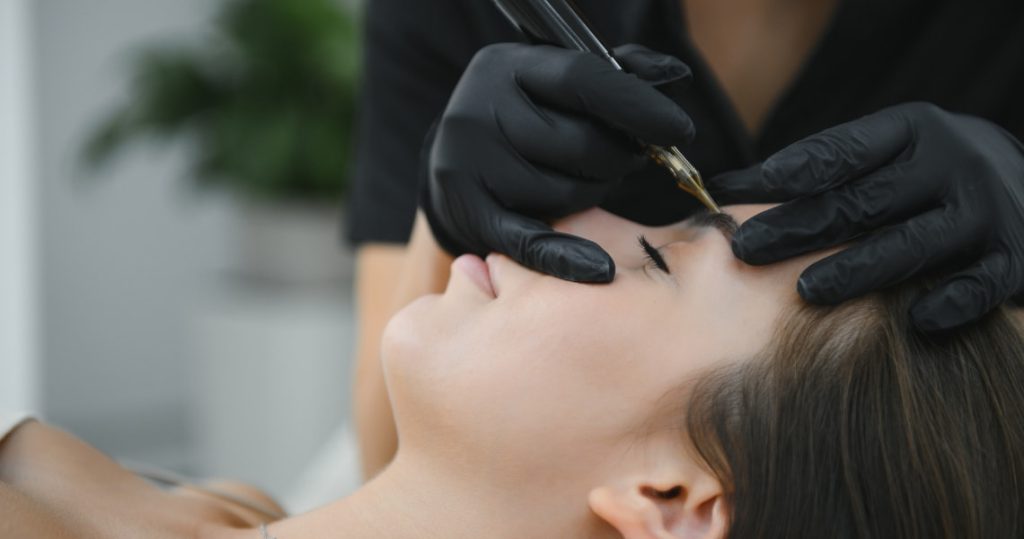 Cuando y cómo eliminar la micropigmentación en Santander